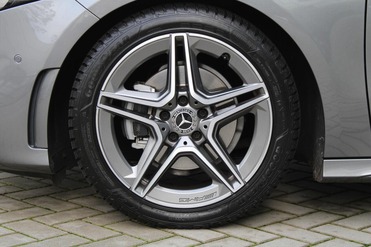 Mercedes-Benz A-KLASSE 180 Business Solution AMG | NAP | CAMERA | CARPLAY | STOELVERW | AMG-LINE