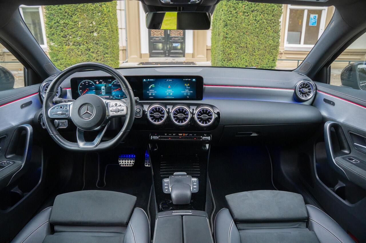 Mercedes-Benz A-KLASSE 250 AMG Edition ADAPTIVE | CARPLAY | CAMERA | AMBIANT | 19 INCH