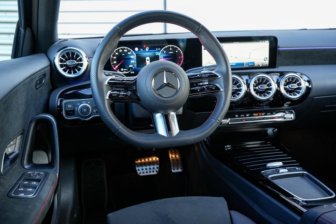 Mercedes-Benz A-KLASSE 200 d AMG Camera Ambient Widescreen Cruise Dode Hoek