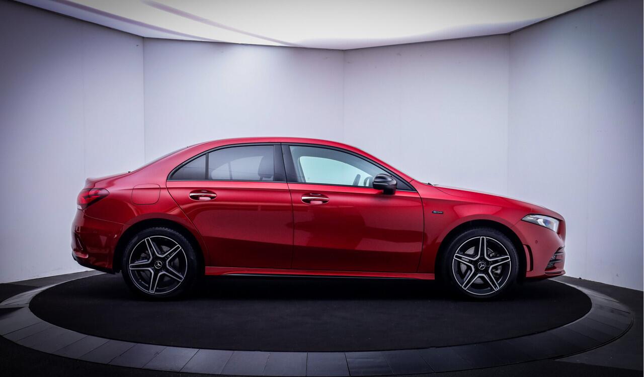 Mercedes-Benz A-KLASSE 250 e AMG SOLUTION BURMESTER | AMBIENT LIGHT | CAMERA | CARPLAY | STOELVERW | DAB | LMV 18''