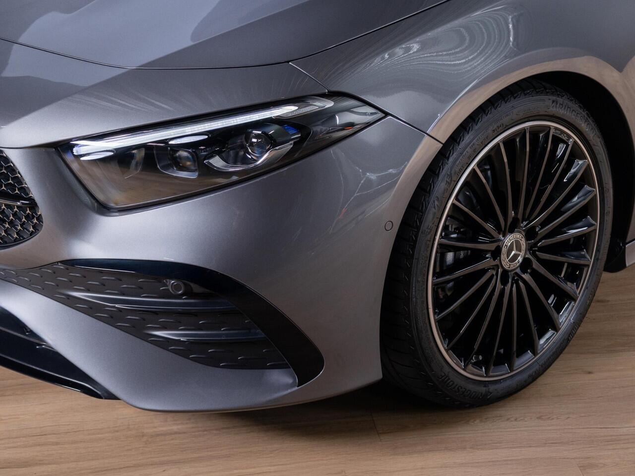 Mercedes-Benz A-KLASSE Hatchback 180 Star Edition AMG Limited Premium PLUS | Panorama dak