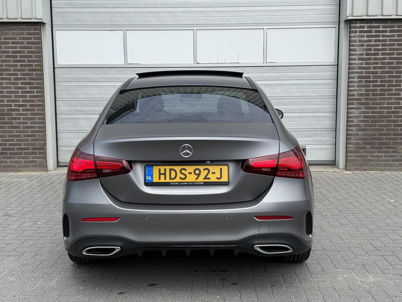 Mercedes-Benz A-KLASSE 180 AMG line | Premium Plus | Panoramadak | HUD |