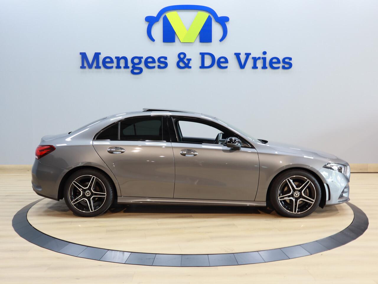 Mercedes-Benz A-KLASSE 180 Business Solution AMG Line | Airco ECC | LED | Camera | Sfeer | Navigatie | Cruise Control | Memory | Isofix | NAP |