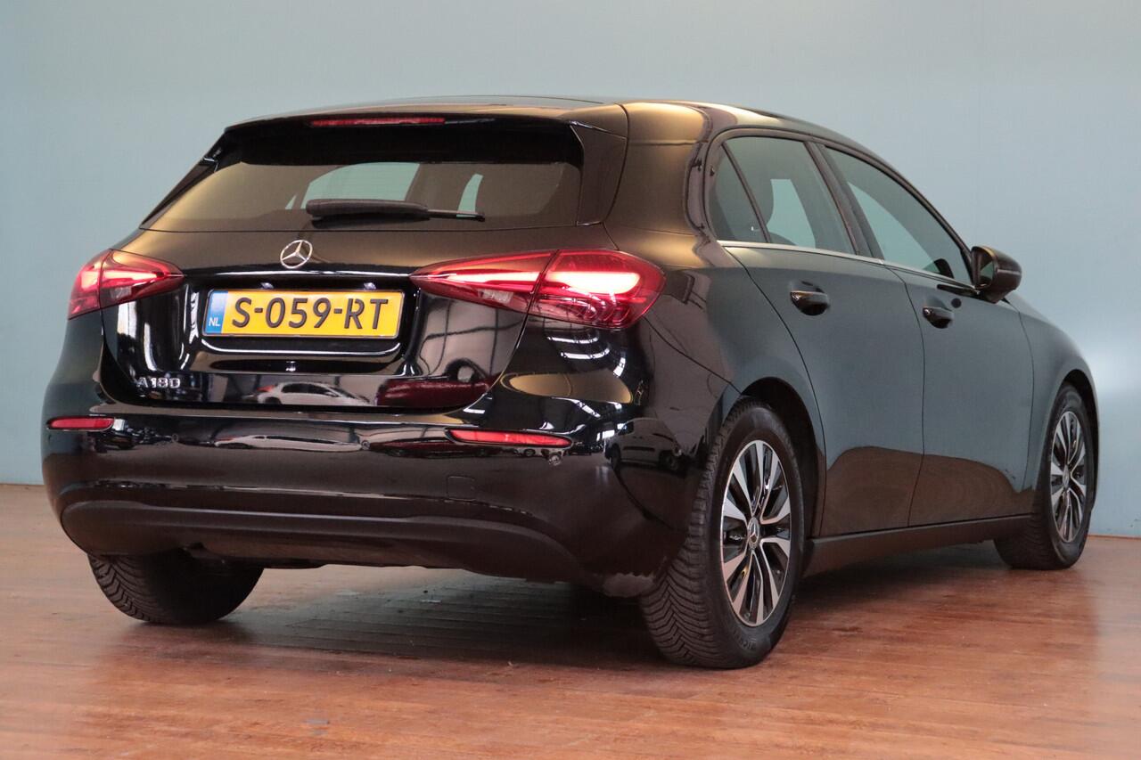 Mercedes-Benz A-KLASSE 180 Business Line Automaat | NAVI | CLIMA | CAMERA + PDC | STOELVERW | WIDE-SCREEN |