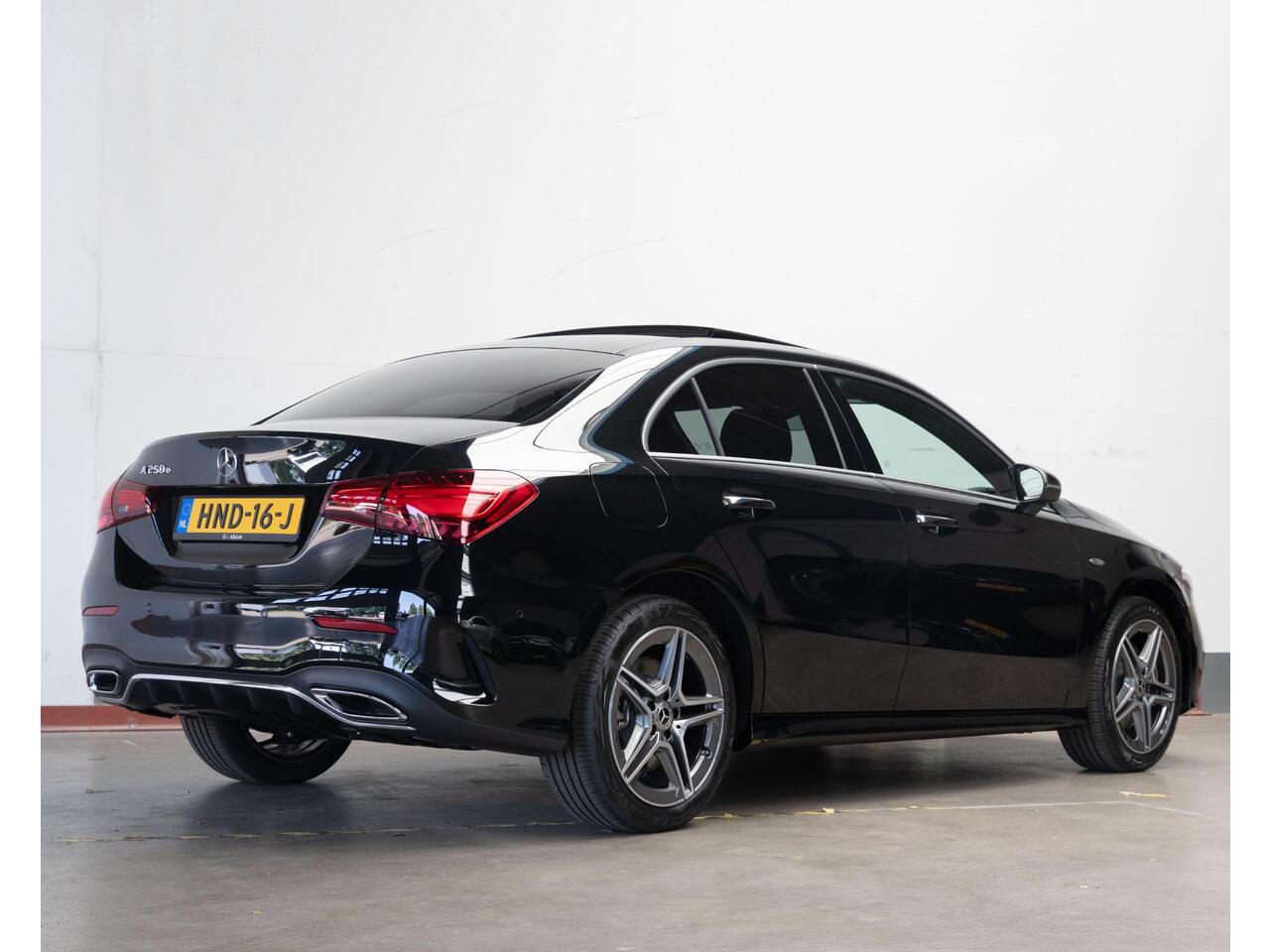 Mercedes-Benz A-KLASSE Limousine 250e Business Solution AMG