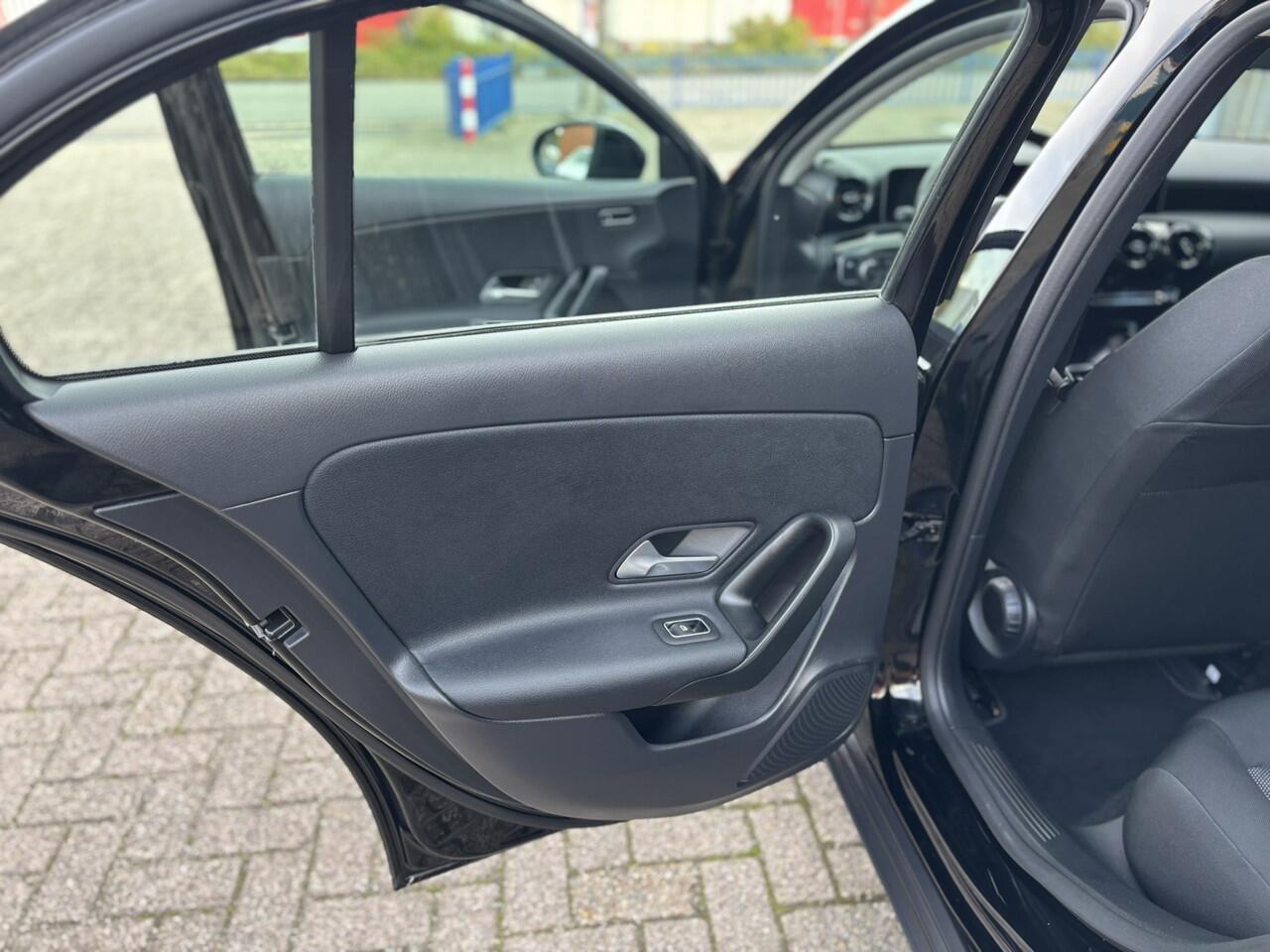 Mercedes-Benz A-KLASSE 160 Business Solution