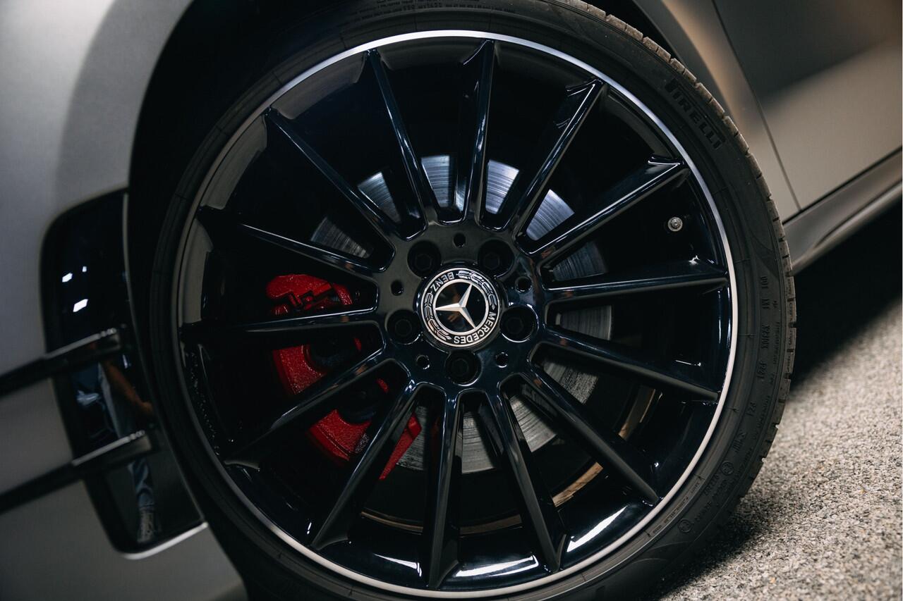 Mercedes-Benz A-KLASSE 250 e | Burmester | Pano | Hybride | Matte Grijs | Head-Up | Stoelverwarming |