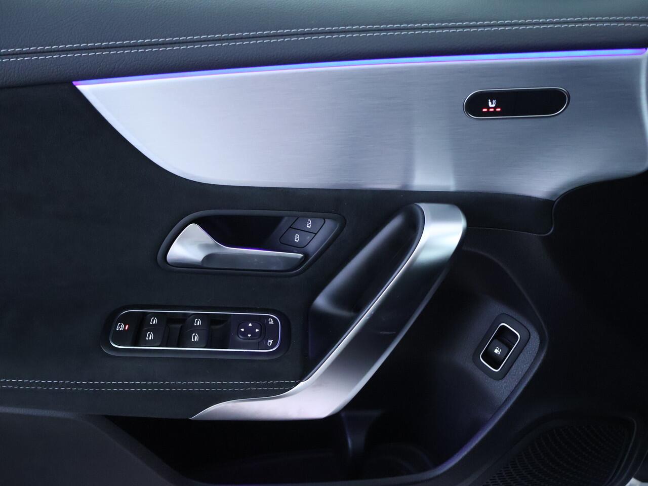 Mercedes-Benz A-KLASSE 250 e AMG Line | Panoramadak | Sfeerverlichting | Cruise Control | Inclusief 24 maanden MB Certified garantie voor Europa.