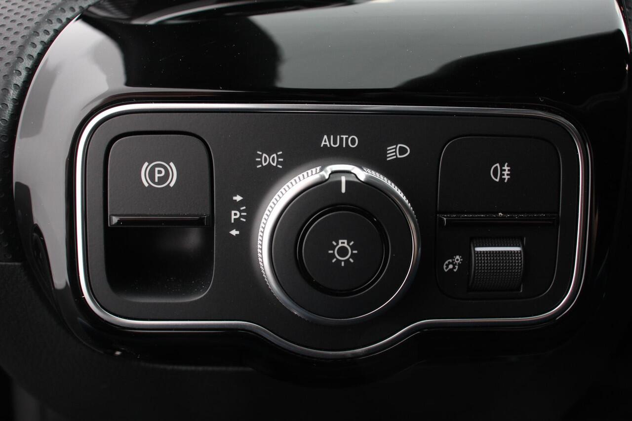 Mercedes-Benz A-KLASSE 180 136pk DCT Progressive Navigatie Parkeersensoren Camera Cruise Control Stoelverwarming Ledverlichting Climate Control