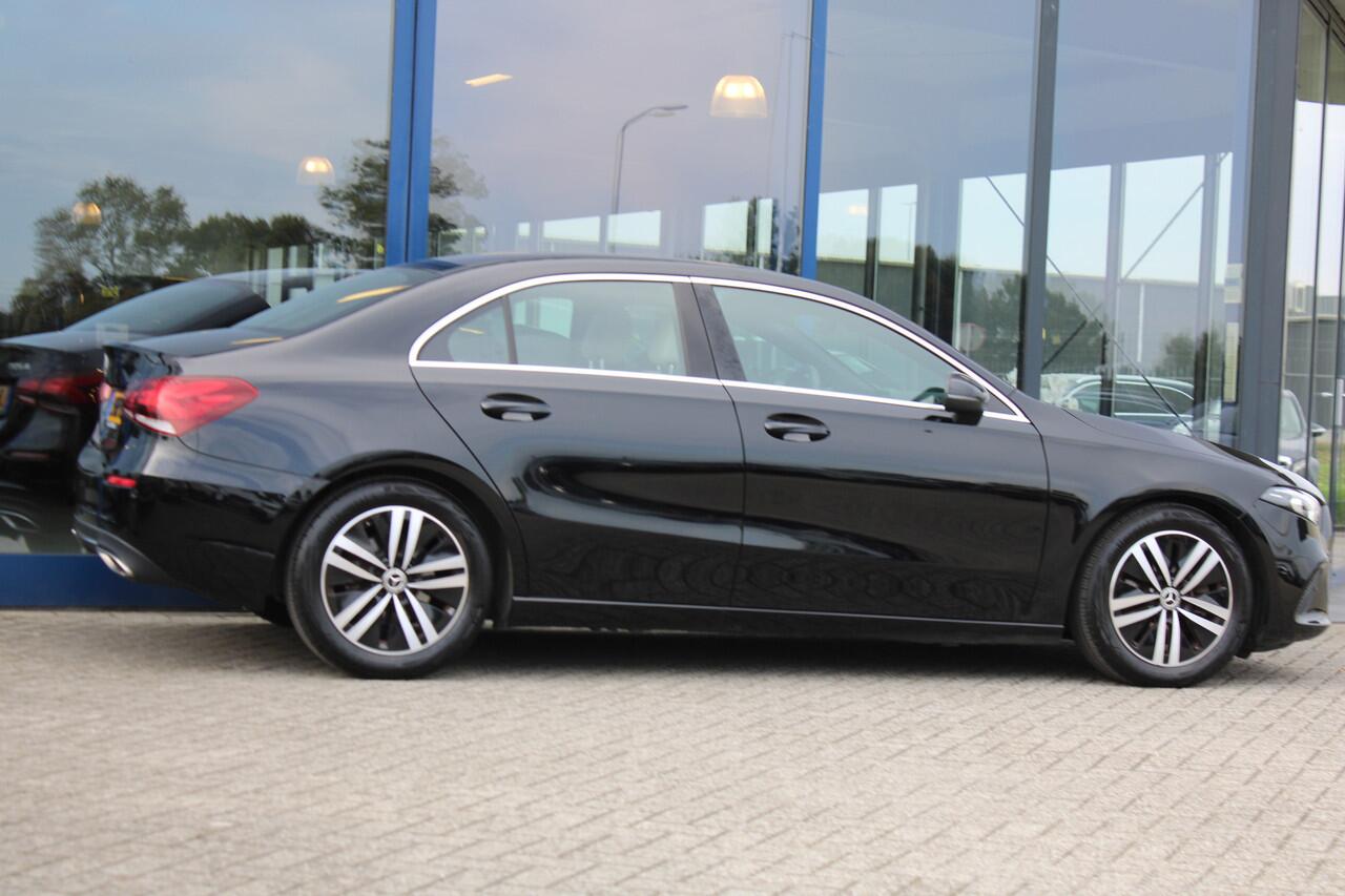 Mercedes-Benz A-KLASSE 200 AUT7 Business Solution Luxury LEDER SFEER WIDESCREEN NL AUTO