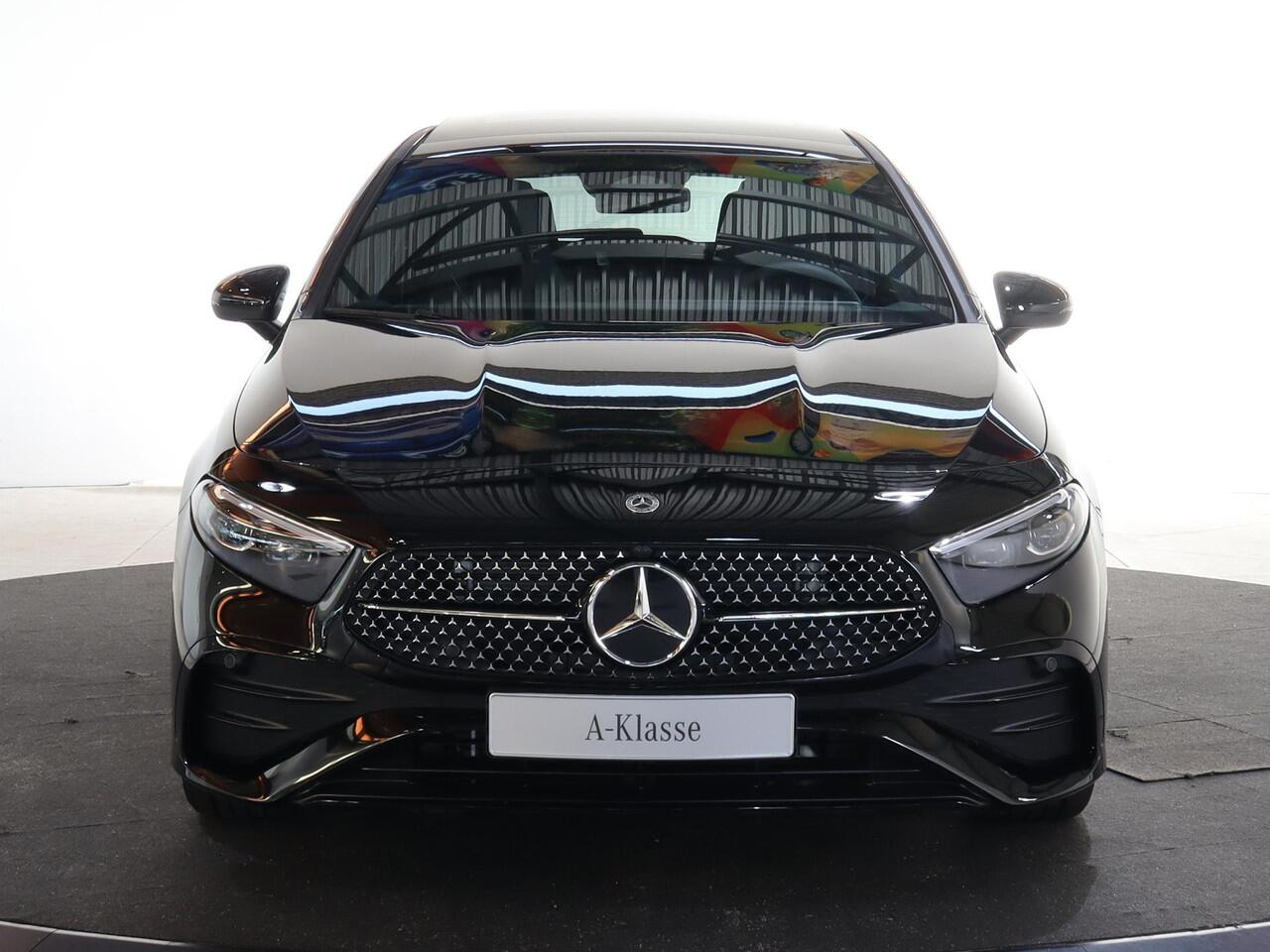 Mercedes-Benz A-KLASSE 180 Business Solution AMG | Panoramaschuifdak | Stoelverwarming | Achteruitrijcamera | MULTIBEAM LED |