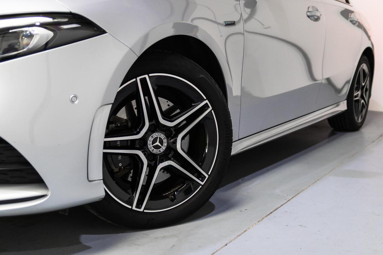 Mercedes-Benz A-KLASSE 250 e Business Solution AMG Limited PANO/MEMORY/AMG/NAP/BTW/DEALEROH