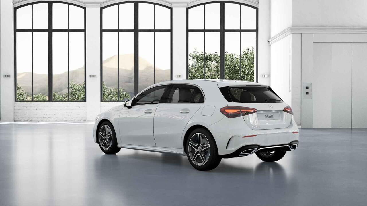 Mercedes-Benz A-KLASSE 250 e Business Solution AMG | Panoramaschuifdak | Stoelverwarming | Achteruitrijcamera | MULTIBEAM LED |