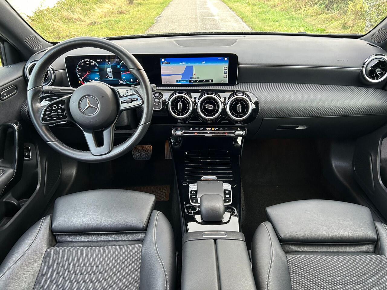 Mercedes-Benz A-KLASSE 200 Business Solution Zwarte Hemel/ Leer/Camera Nieuwstaat!