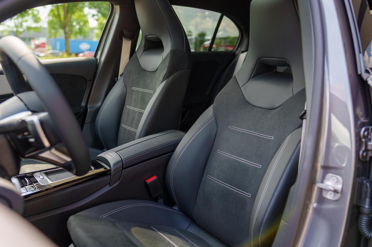 Mercedes-Benz A-KLASSE 180 Business Solution AMG | Panoramaschuifdak | AMG Line Plus | Night | Head-up display | Dodehoekassisten