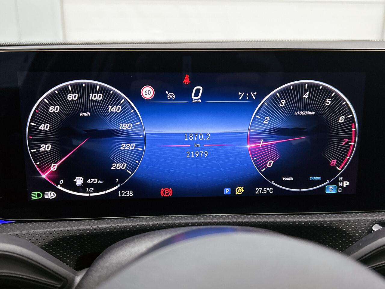 Mercedes-Benz A-KLASSE 180 Star Edition AMG Line | Nightpakket | Dodehoekassistent | Smartphone integratie | KEYLESS GO | 19 inch AMG velgen | Sfeerverlichting | Verwarmde stoelen vooraan | Panoramaschuifdak |