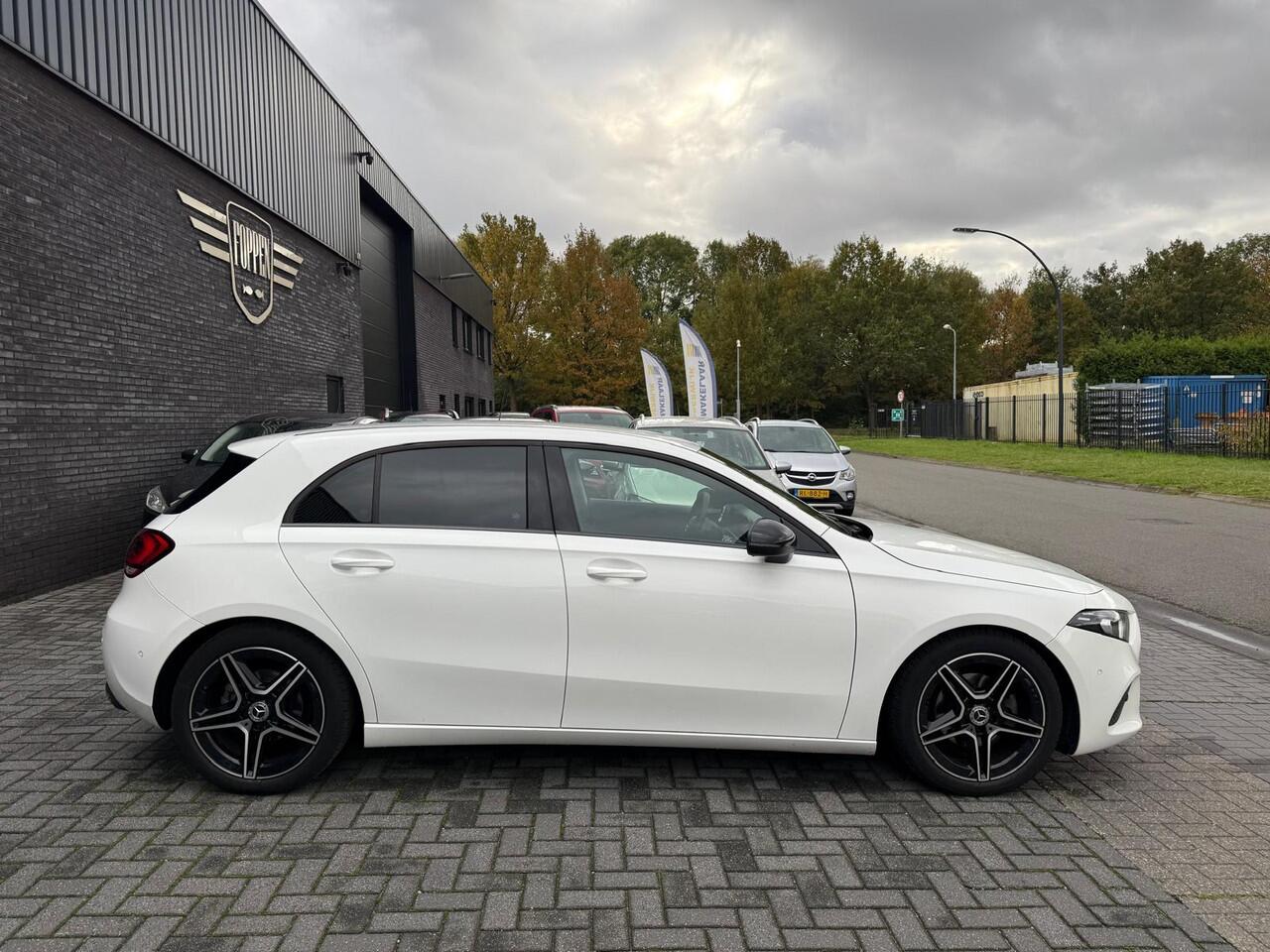 Mercedes-Benz A-KLASSE 180 Premium Plus | 12MND GARANTIE | LED | CARPLAY | NAVI | CRUISE | LMV | LEDER |