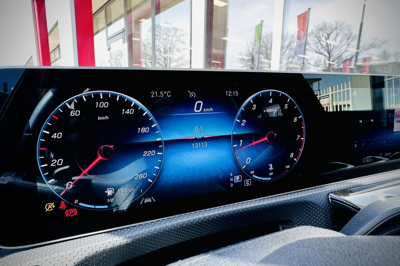 Mercedes-Benz A-KLASSE 180 AUT | *13091 km!* Advantage | Widescreen MBUX | Stoelverwarm