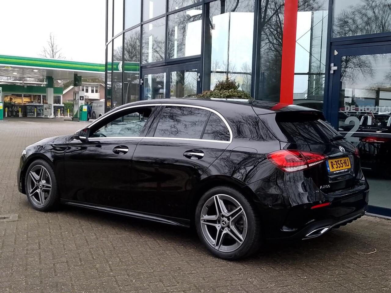 Mercedes-Benz A-KLASSE 200 Premium AMG Styling AUTOMAAT | Navi | Sfeerverlichting | ECC | PDC + Camera | LM Velgen