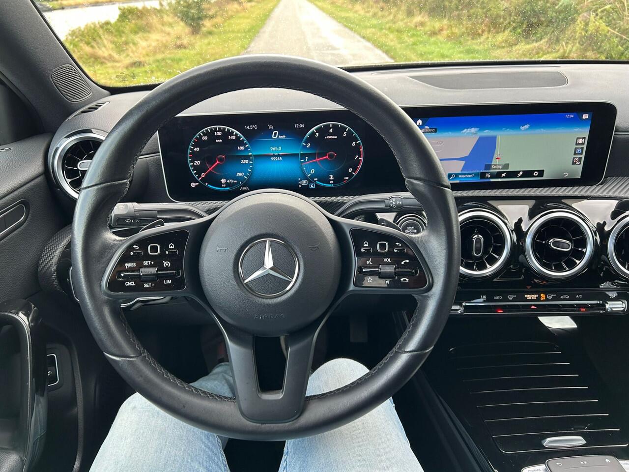 Mercedes-Benz A-KLASSE 200 Business Solution Zwarte Hemel/ Leer/Camera Nieuwstaat!