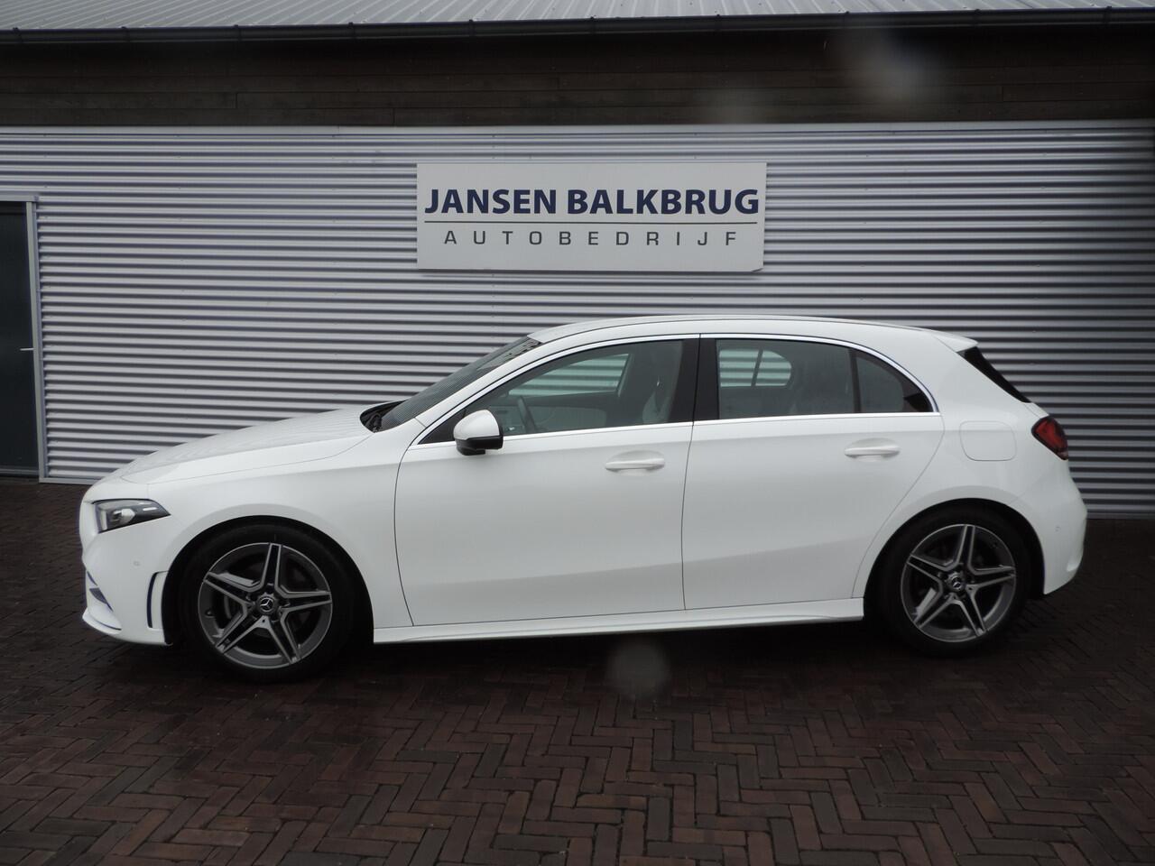 Mercedes-Benz A-KLASSE 180 Business Solution AMG Upgrade auto is nieuw zeer mooi
