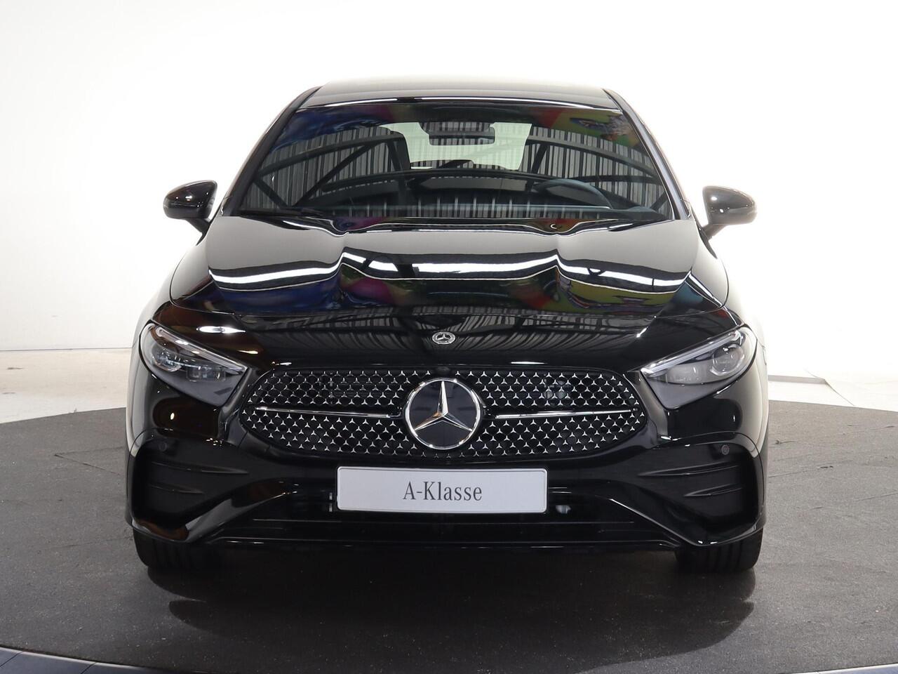 Mercedes-Benz A-KLASSE 250e Business Solution AMG | Panoramaschuifdak | Stoelverwarming | Achteruitrijcamera | MULTIBEAM LED | Night Pakket |