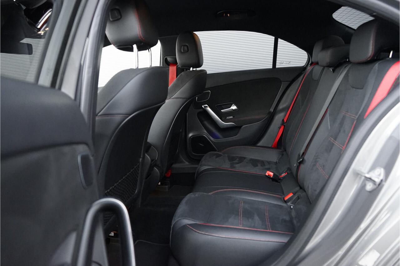 Mercedes-Benz A-KLASSE AMG 35 4MATIC Limousine Night Burmester HUD Stoelverw