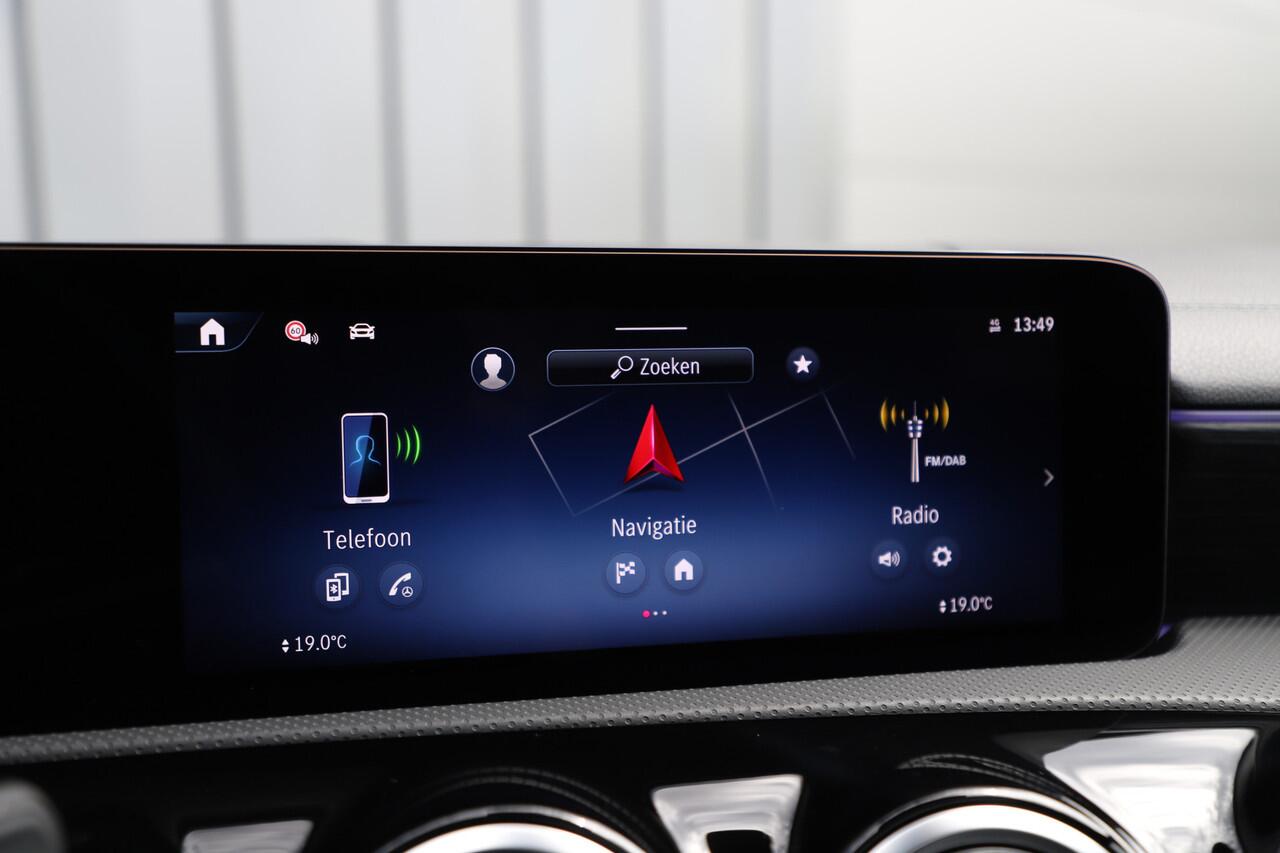 Mercedes-Benz A-KLASSE 250e AMG Aut8 | 218PK | Pano | Head-up | Burmester | Memory | Sfeerverlichting | Multibeam | ACC | Stuurwielverwarming | Trekhaak | 2024.