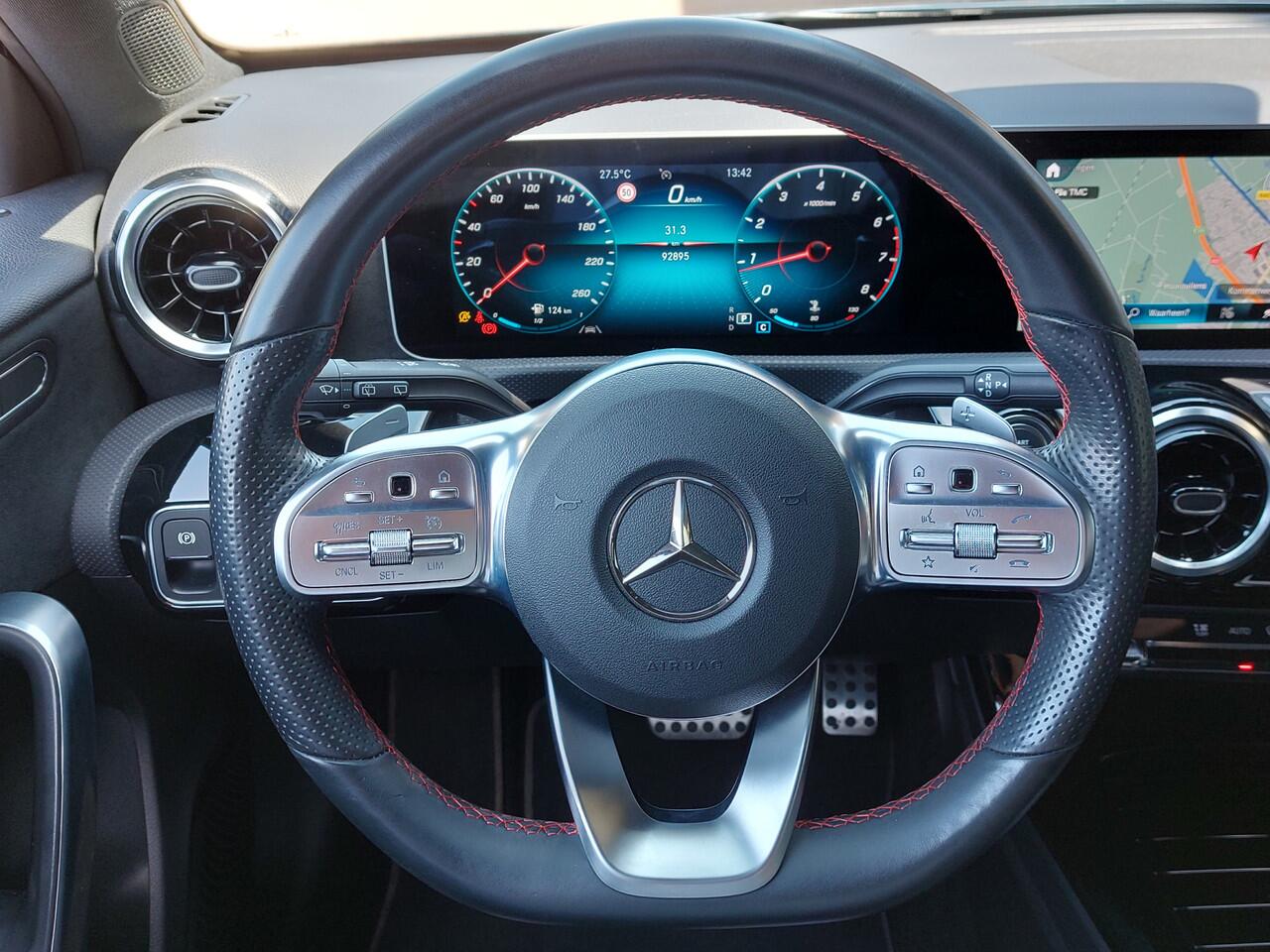 Mercedes-Benz A-KLASSE 180 136pk Automaat Business Solution AMG | Origineel NL | Navi | Apple Carplay+Android Auto | Clima | Cruise | Led Koplampen | Pdc V+A+Assist+Camera | Stoelverwarming | 18''lm