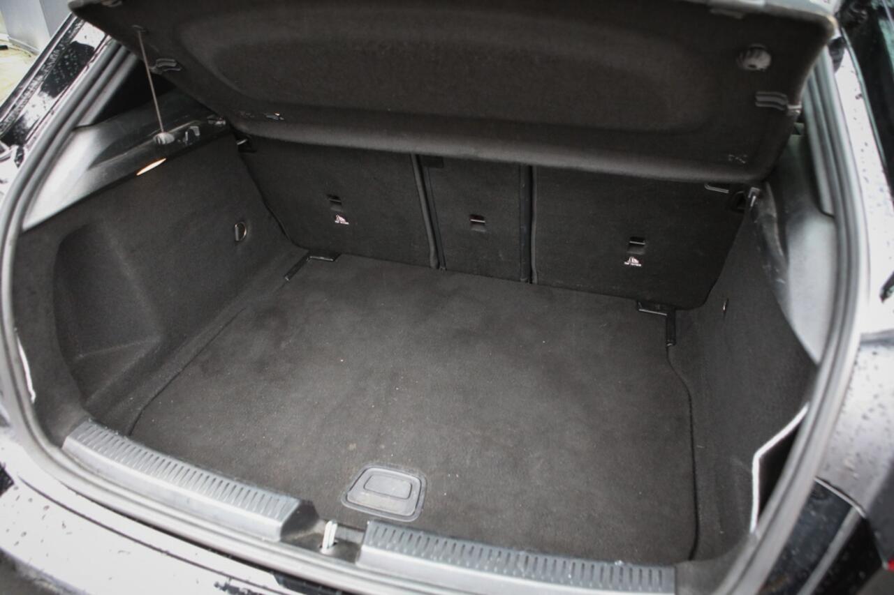 Mercedes-Benz A-KLASSE 200 Progressive | Navigatie | Achteruitrijcamera | Stoelverwarmi