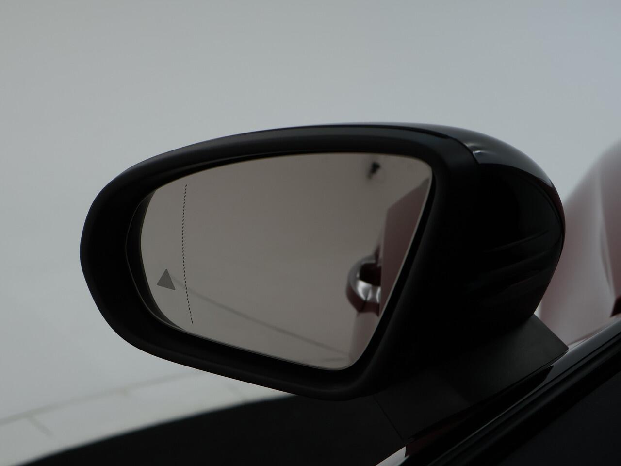 Mercedes-Benz A-KLASSE 250 e AMG Nightpakket | Distronic | Keyless Go | Augmented Reality | Sfeerverlichting | Parkeerpakket met Camera | Inclusief 24 maanden Mercedes-Benz Certified garantie voor Europa.