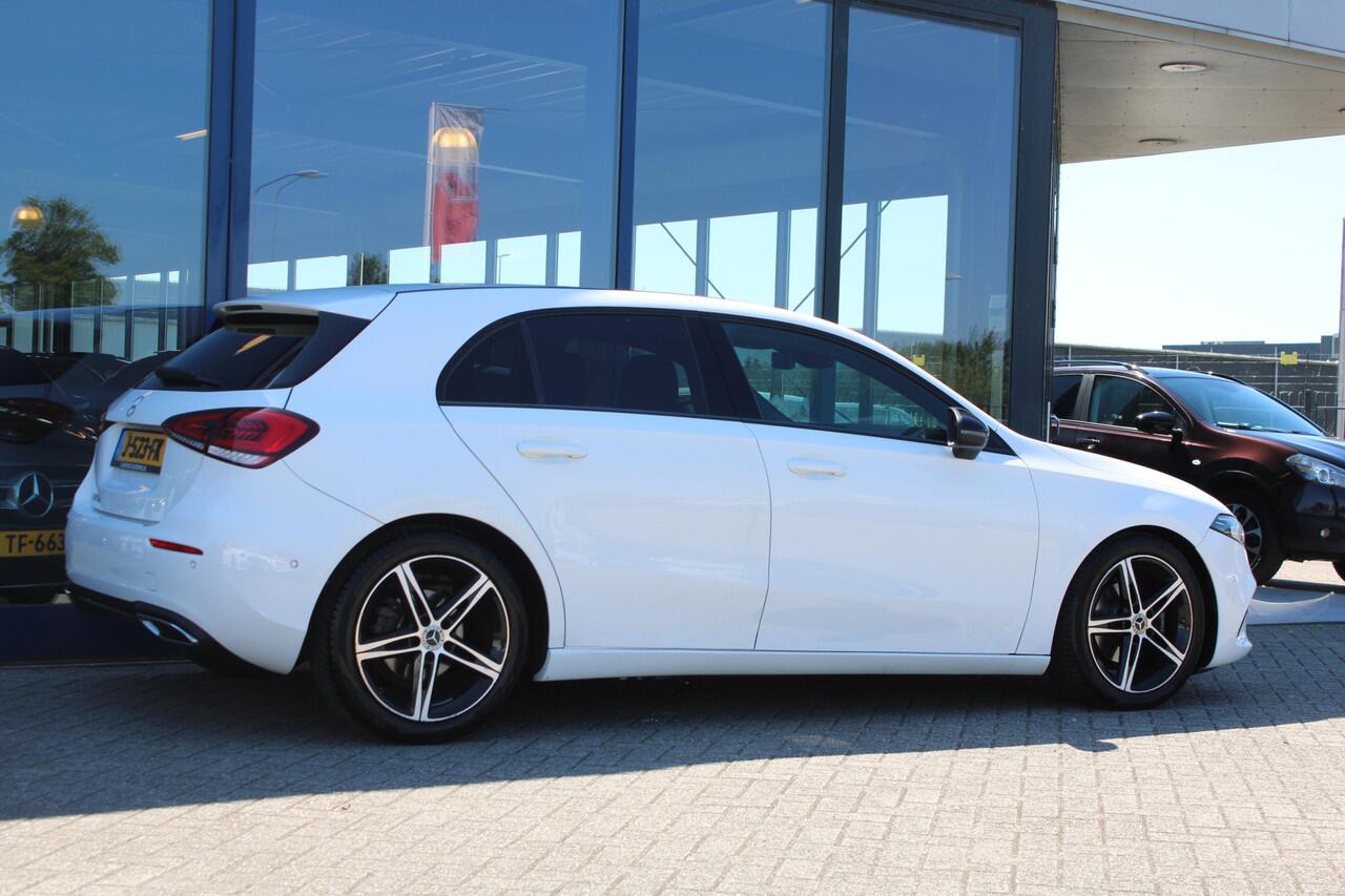 Mercedes-Benz A-KLASSE 180d AUT7 Launch Edition Premium Night LEDER WIDESCREEN CAMERA NAVI 18''