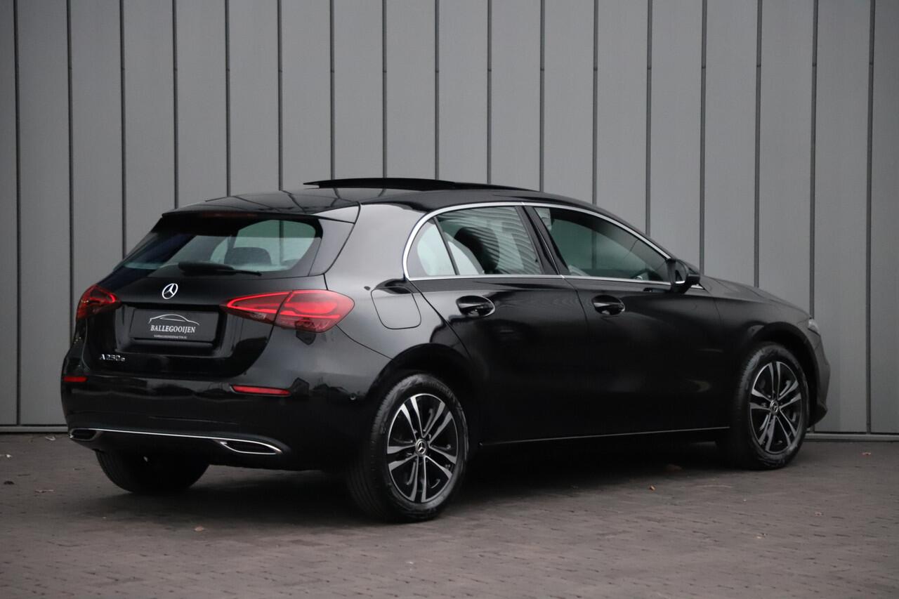 Mercedes-Benz A-KLASSE 250e Business Solution | 218PK | Pano | Multibeam | Widescreen | Stoel/Stuurwielverw. | Distronic+ | Standkachel | 2024.