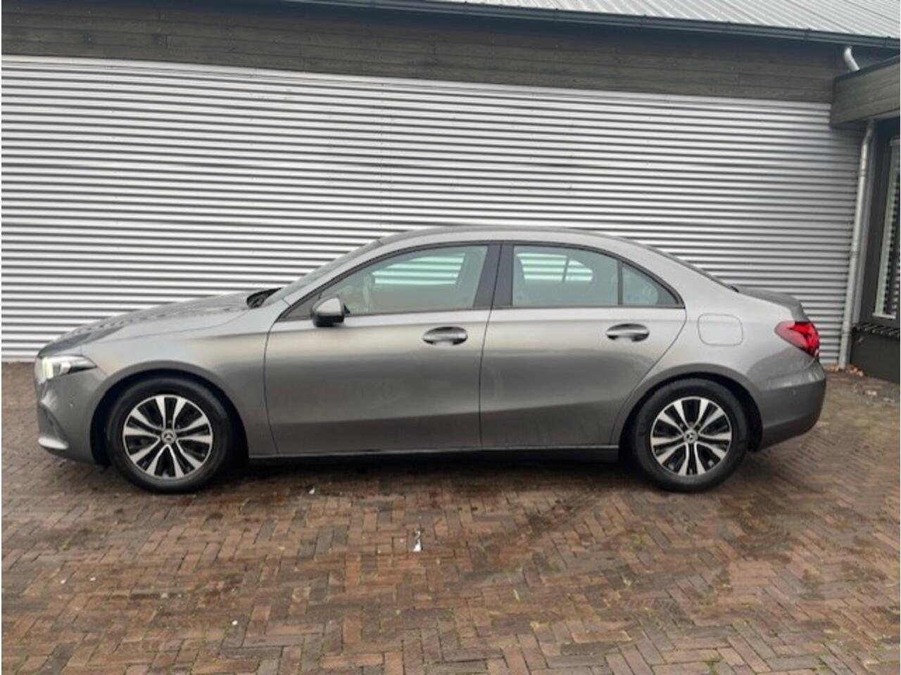 Mercedes-Benz A-KLASSE 180 Business Solution