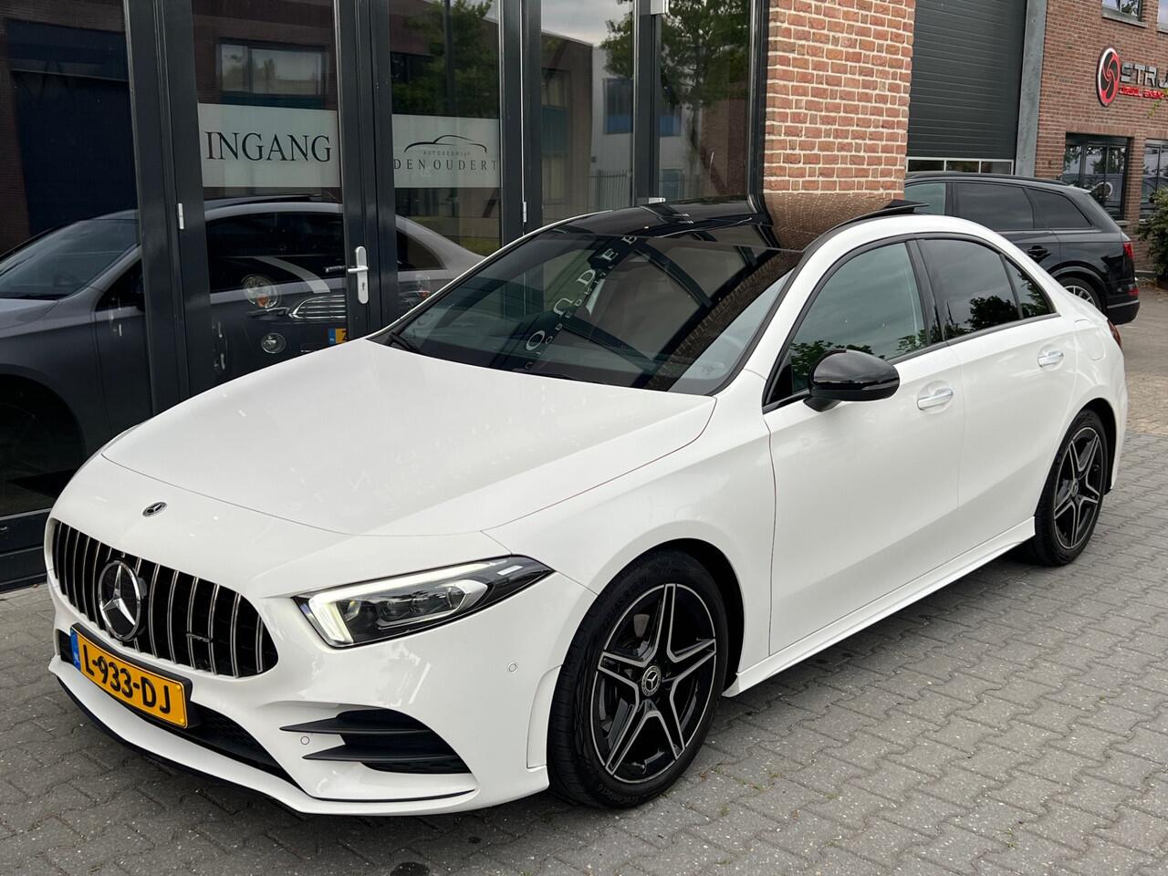 Mercedes-Benz A-KLASSE 200 Business Solution AMG AUT. / PANO / WIDESCREEN