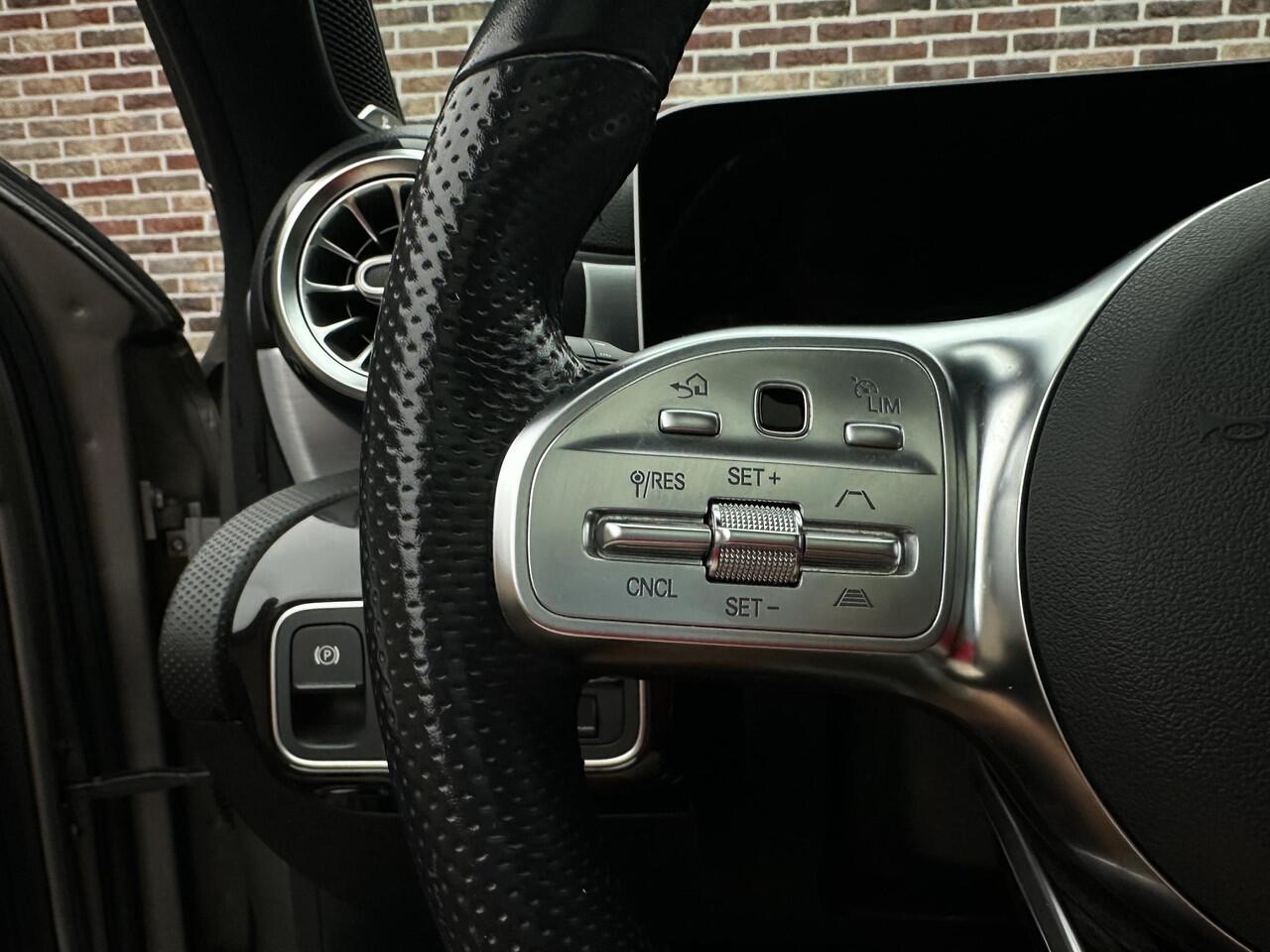 Mercedes-Benz A-KLASSE 220 Launch AMG Panorama Memory Sfeer Leer