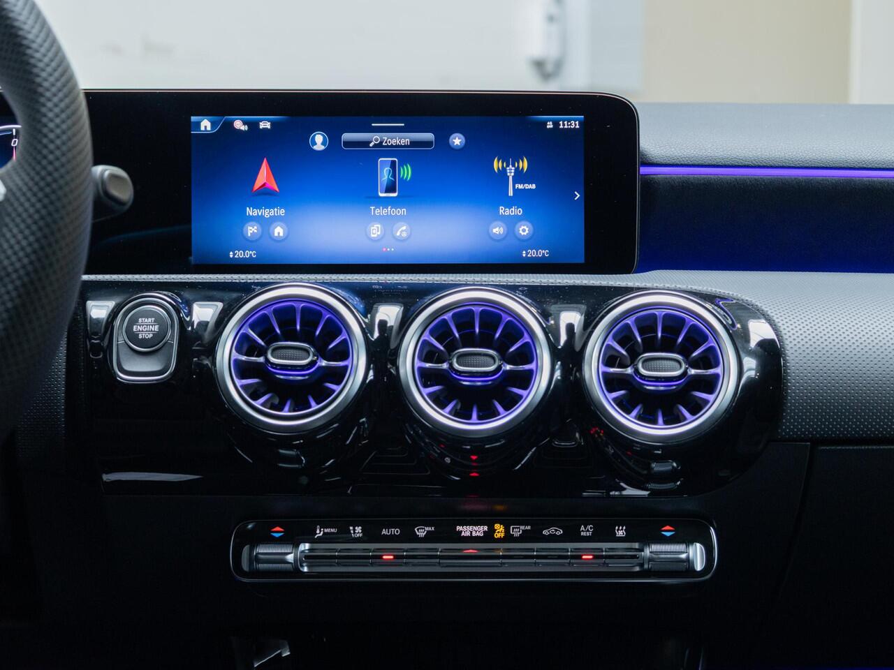 Mercedes-Benz A-KLASSE Hatchback 250 e Business Solution AMG Panorama dak