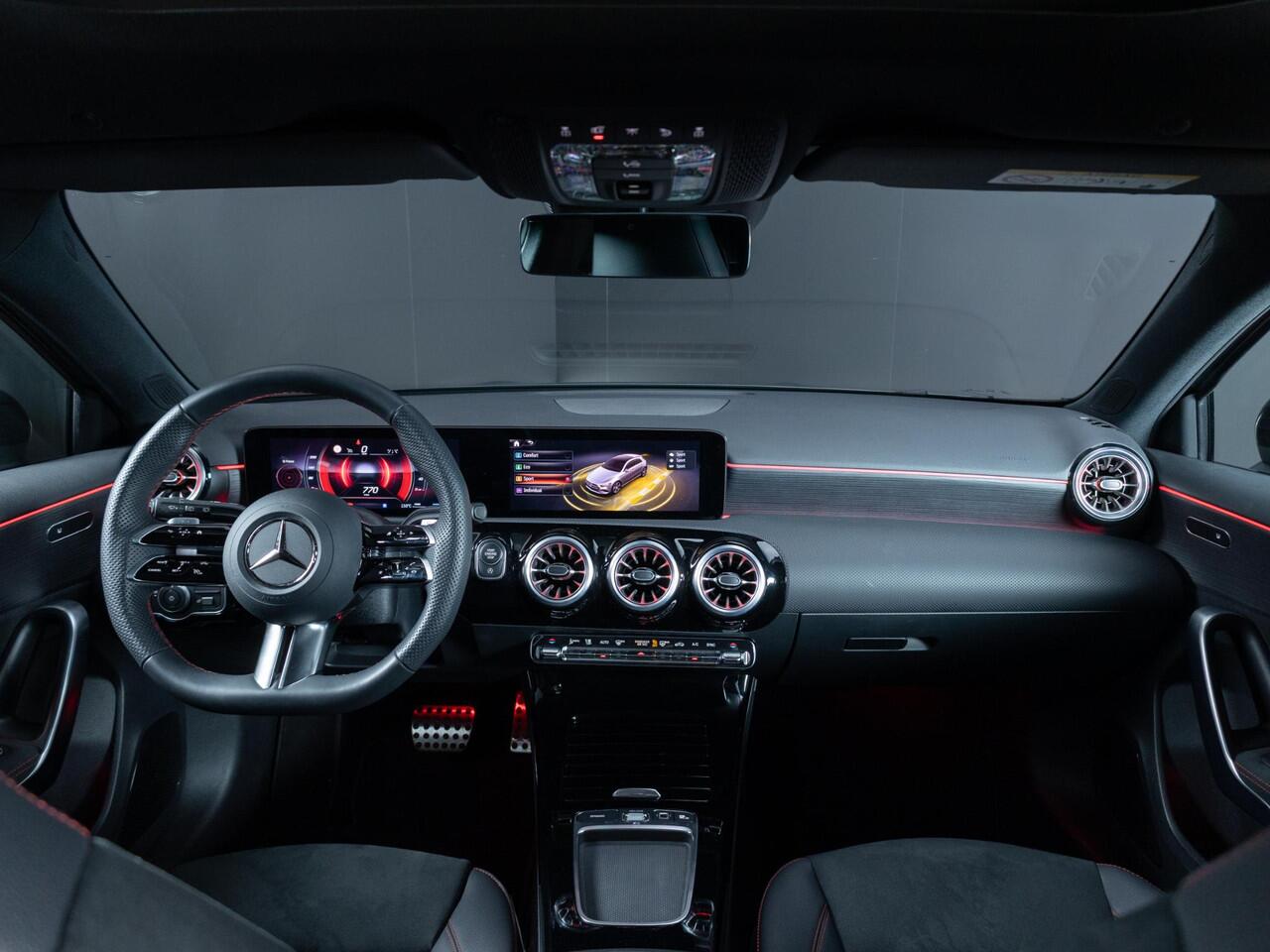 Mercedes-Benz A-KLASSE Hatchback 180 Business Solution AMG Panorama dak