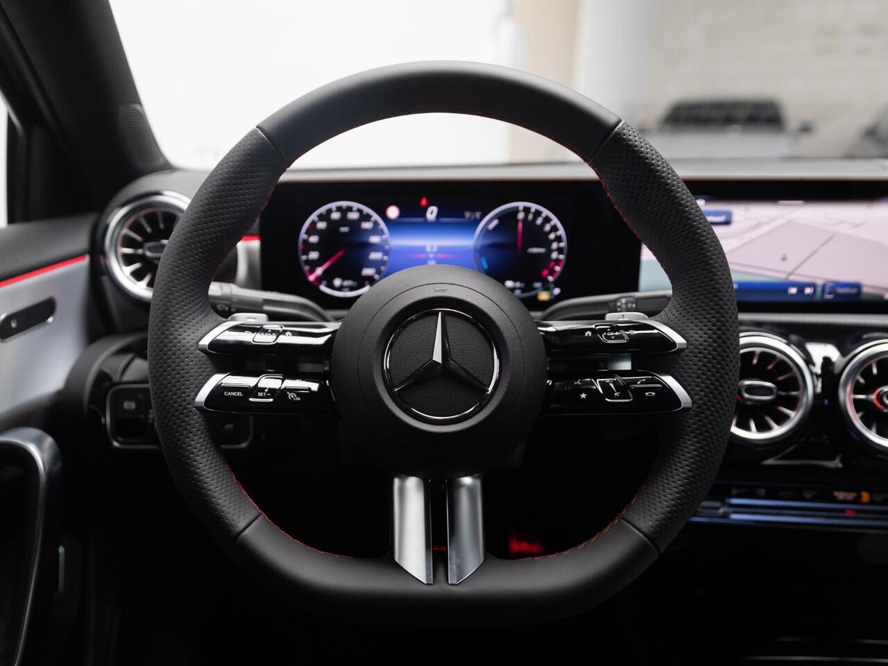 Mercedes-Benz A-KLASSE Limousine 250e Business Solution AMG