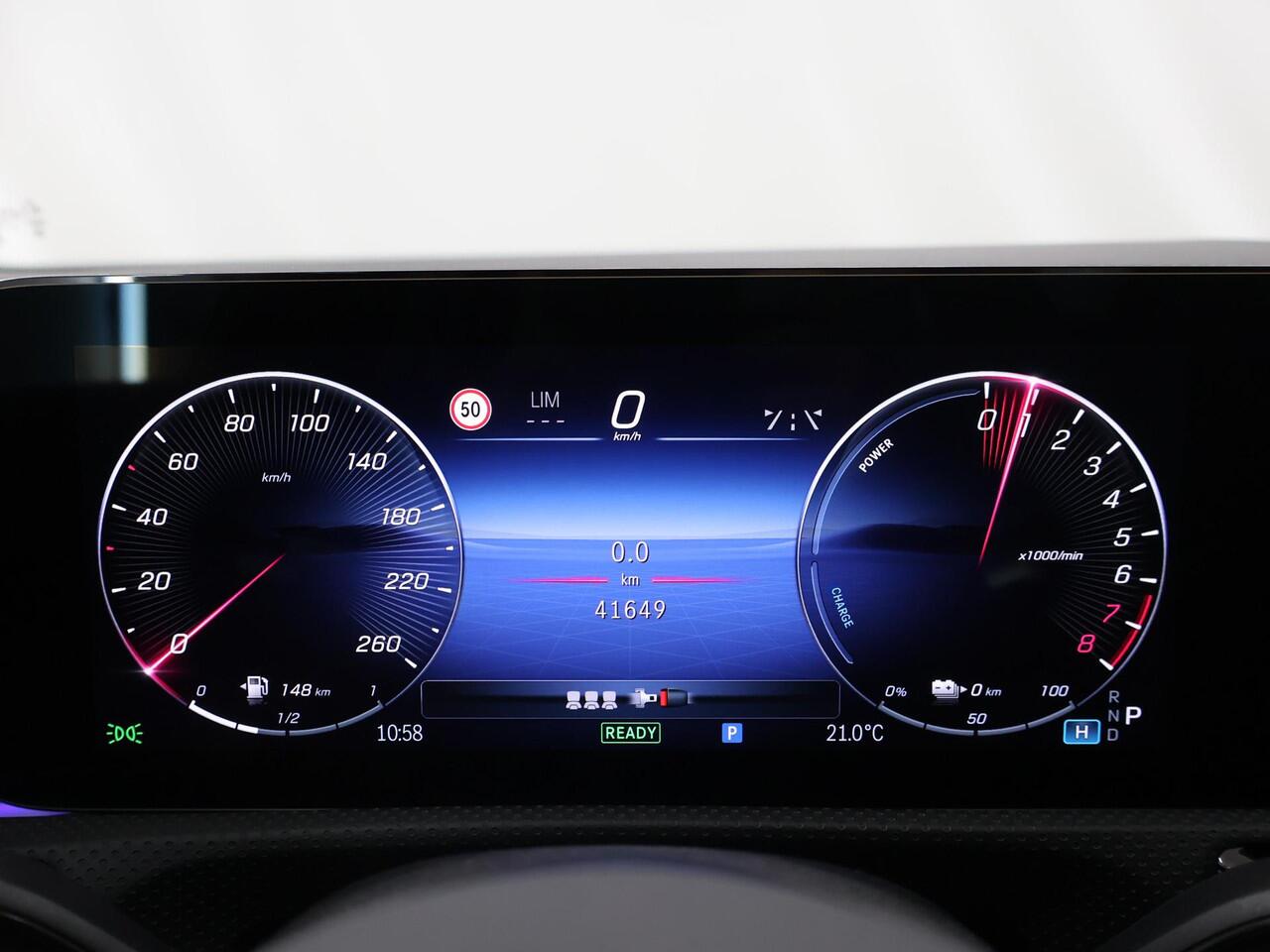 Mercedes-Benz A-KLASSE 250 e AMG Line | Night pakket | Stoelverwarming | Achteruitrijcamera | Keyless |