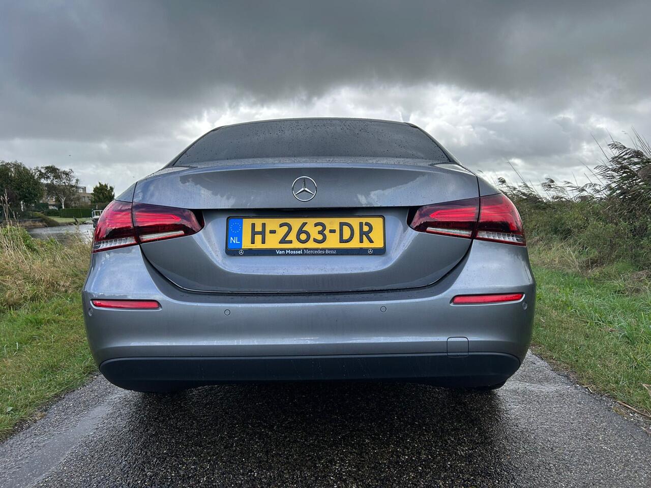 Mercedes-Benz A-KLASSE 200 Business Solution Zwarte Hemel/ Leer/Camera Nieuwstaat!