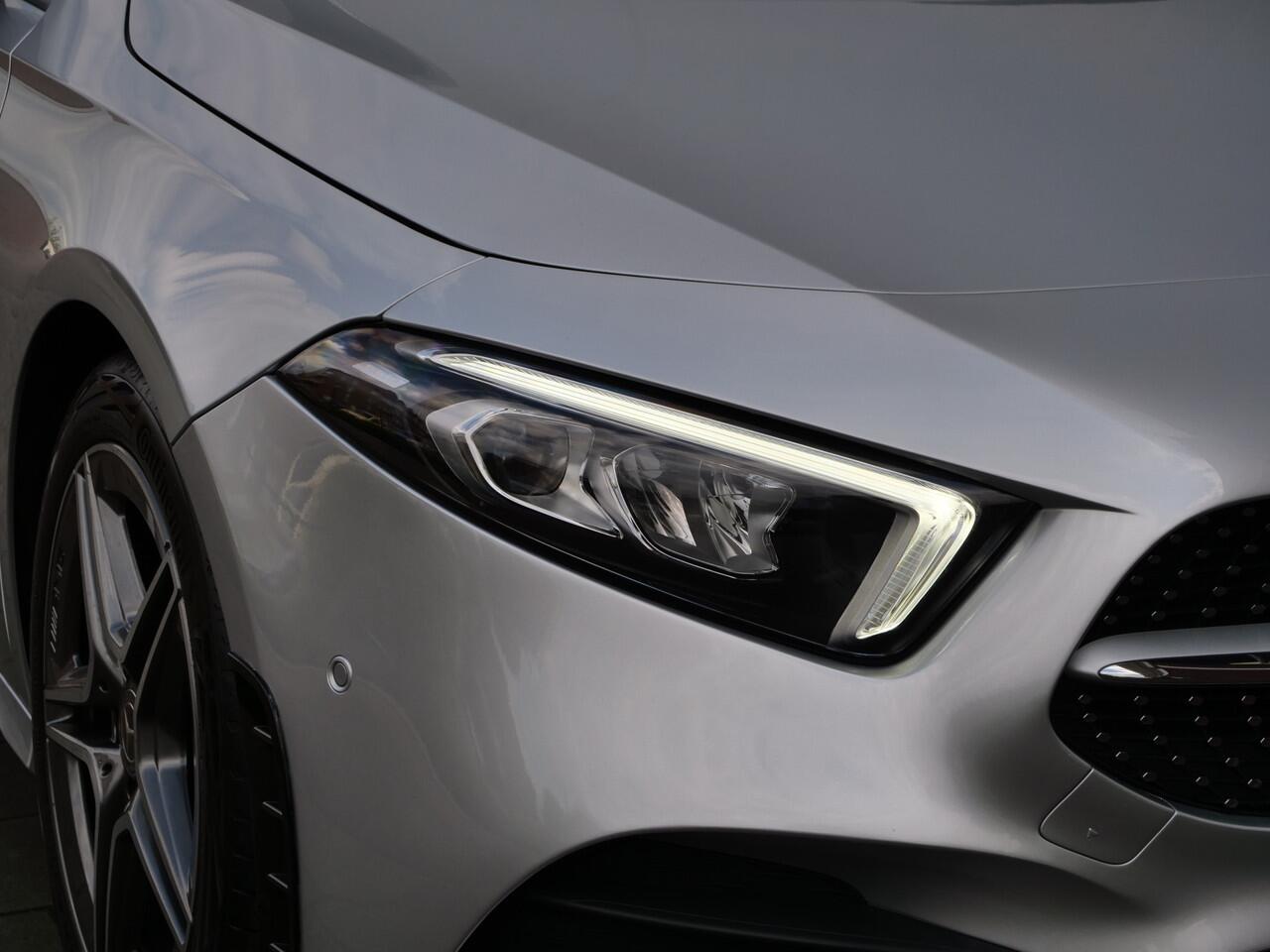 Mercedes-Benz A-KLASSE 200 164pk Business Solution AMG AUTOMAAT AMG-styling / LED-koplampen / Camera