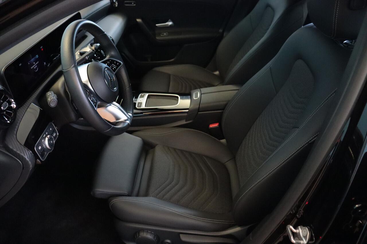Mercedes-Benz A-KLASSE 180 Business Line Automaat | NAVI | CLIMA | CAMERA + PDC | STOELVERW | WIDE-SCREEN |