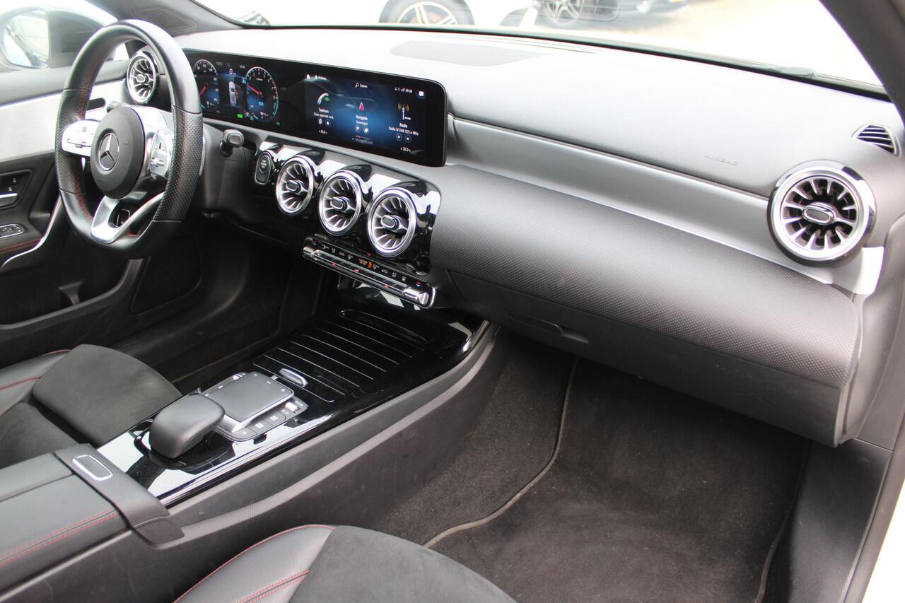 Mercedes-Benz A-KLASSE 250e AUT8 AMG Limited NIGHT PAKKET PANORAMADAK SFEER KEY-LESS GO