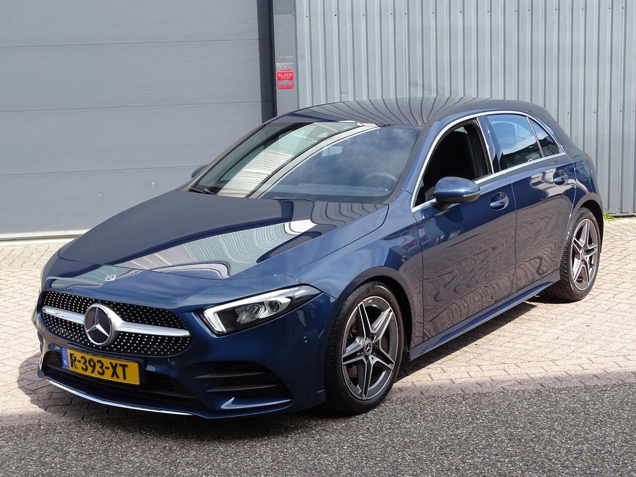 Mercedes-Benz A-KLASSE 200 Premium Plus AMG-LINE ACHTERUITRIJCAMERA | ADAPTIEVE CRUISECONTROL | NAVIGATIE | PARKEERSENSOREN ACHTER | KEYLESS START/ENTRY | LED KOPLAMPEN DAGRIJVERLICHTING | DAB RADIO | LEDER/ALCANTARA