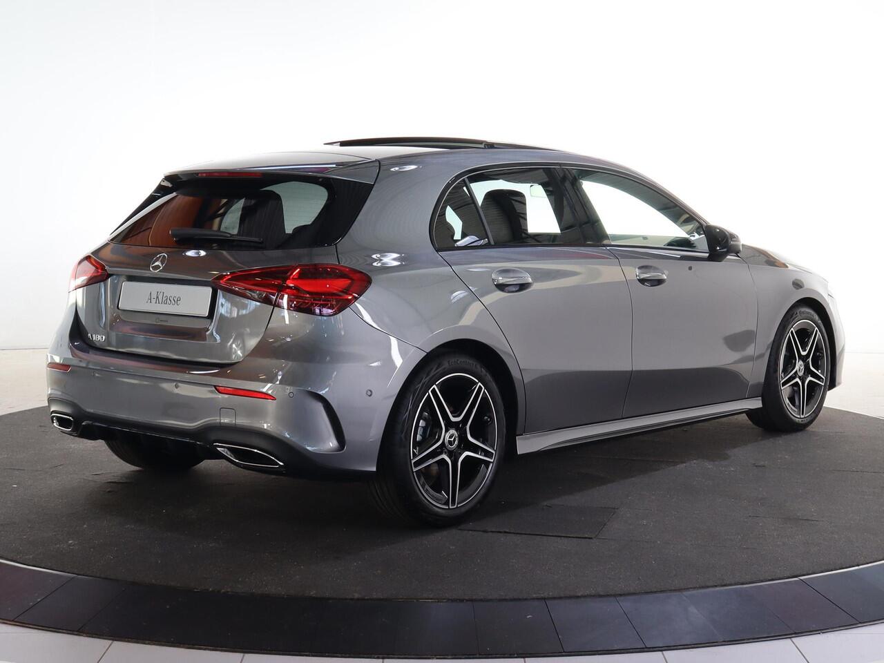 Mercedes-Benz A-KLASSE 180 Business Solution AMG | Night | Panoramaschuifdak | Premium plus | Head-Up | Stoelverwarming | 360 camera | MULTIBEAM LED |