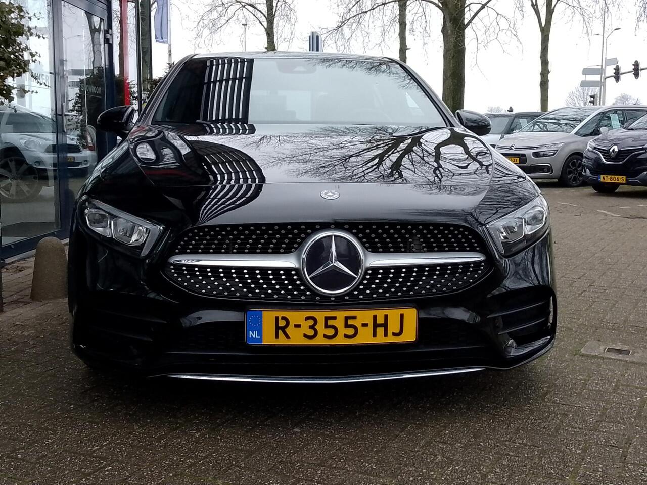 Mercedes-Benz A-KLASSE 200 Premium AMG Styling AUTOMAAT | Navi | Sfeerverlichting | ECC | PDC + Camera | LM Velgen