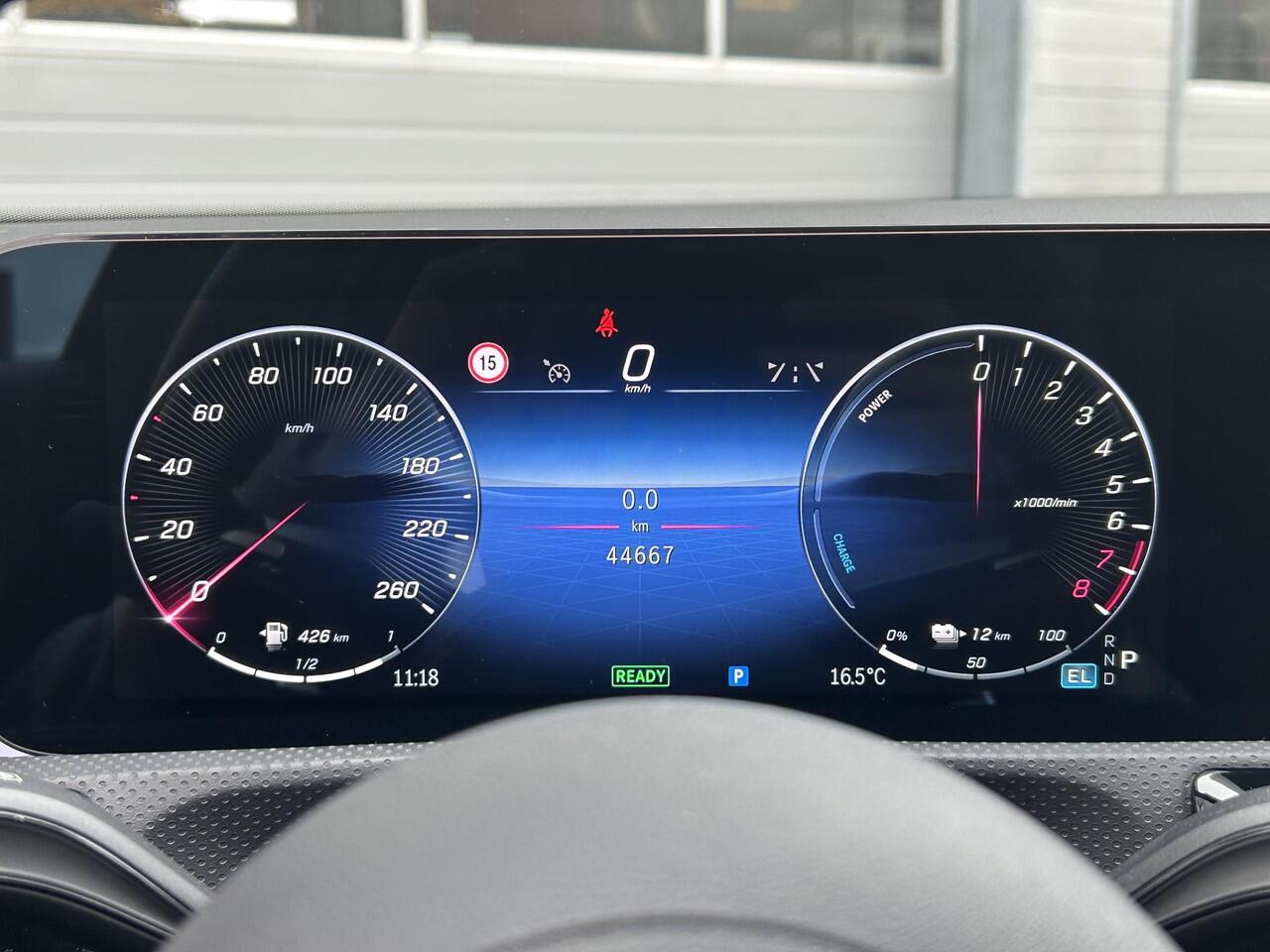 Mercedes-Benz A-KLASSE 250 e AMG Line | Memory Pakket | Panoramadak | Head Up Display | Premium-Plus Pakket | Multibeam led | Adaptieve cruise-control |