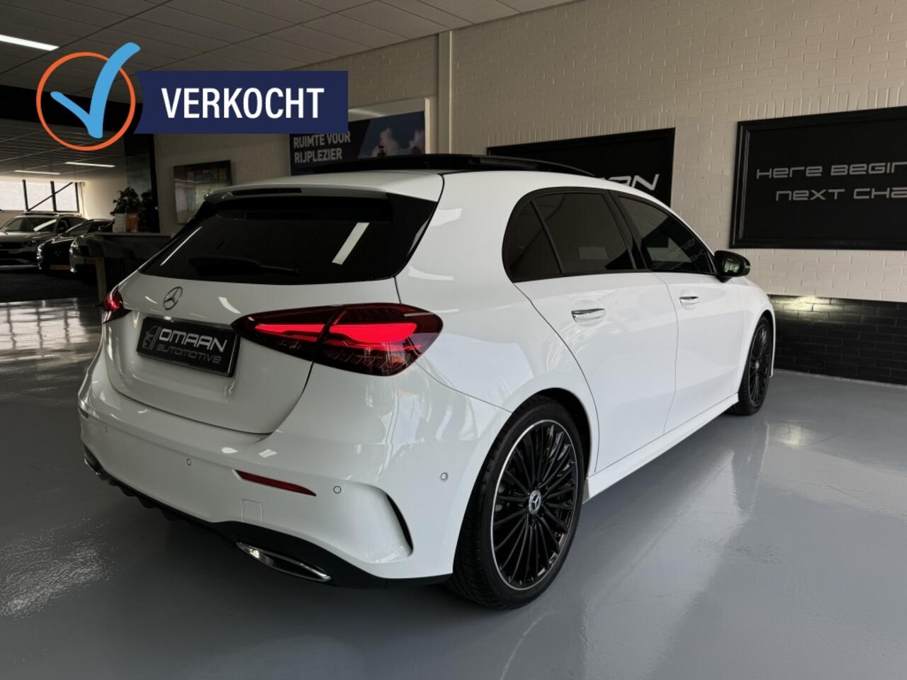 Mercedes-Benz A-KLASSE A 200 AMG Line Facelift 2023 PANO SFEER