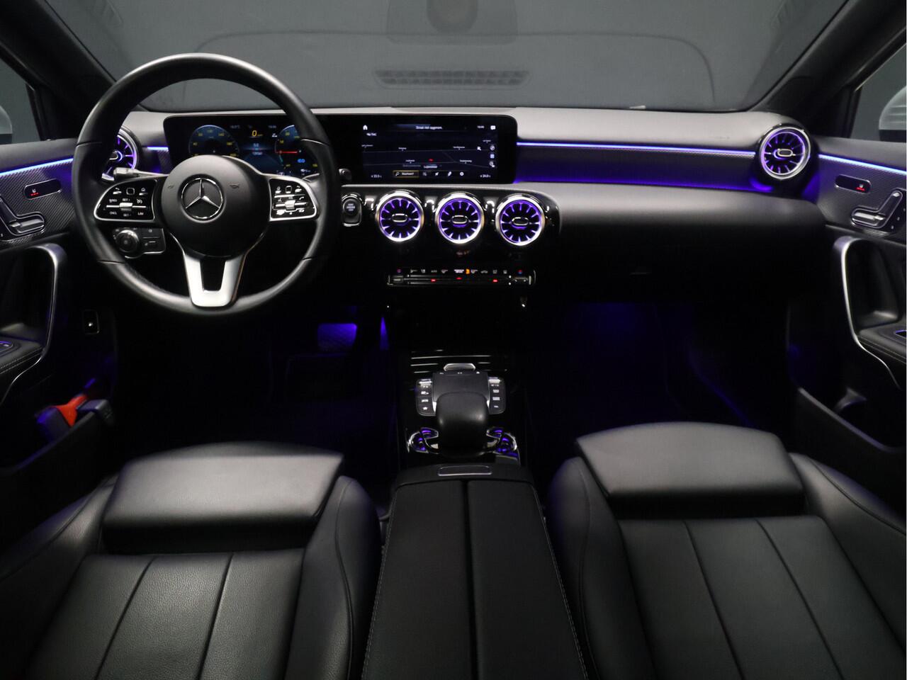 Mercedes-Benz A-KLASSE 250 e Sport [SCHUIFKANTELDAK, LED, CAMERA, MEMORY SEATS, APPLE CARPLAY, BURMESTER SOUND, ANDROID, VOL LEDER, NIEUWSTAAT]